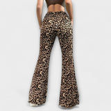 Pantalones bootcut con estampado de leopardo