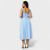 Upanje - vestido rosa con detalle de abertura